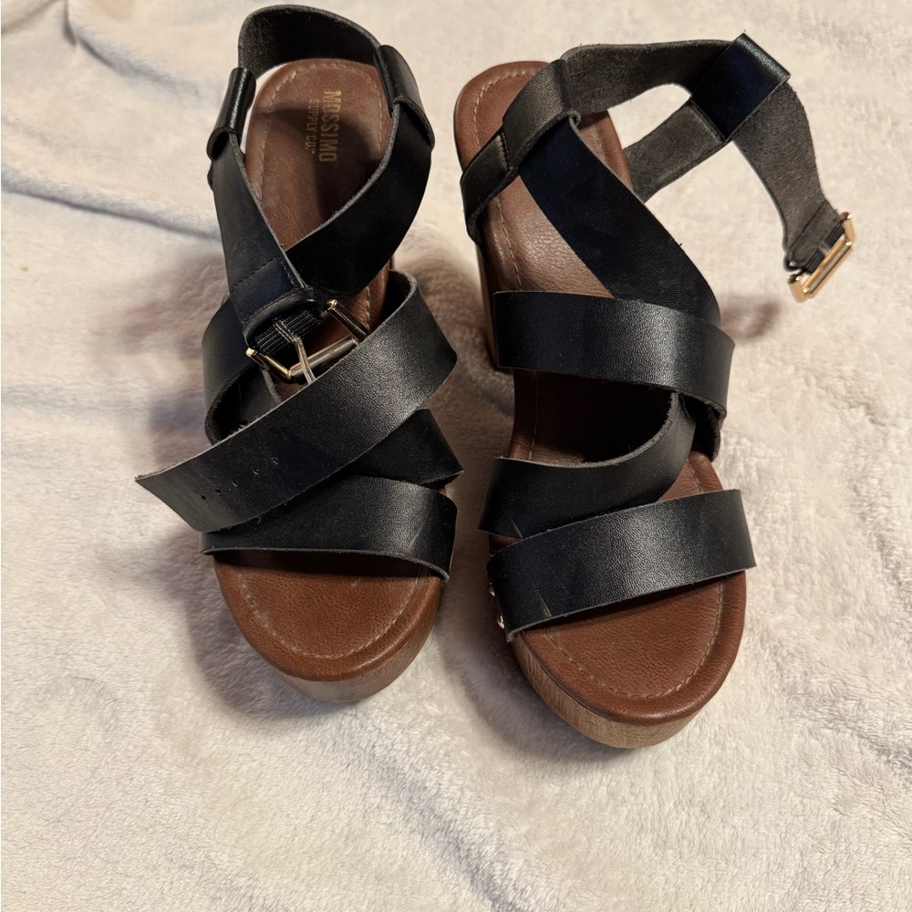 Mossimo Supply Co Black and Brown Sandals with Buckle Closure